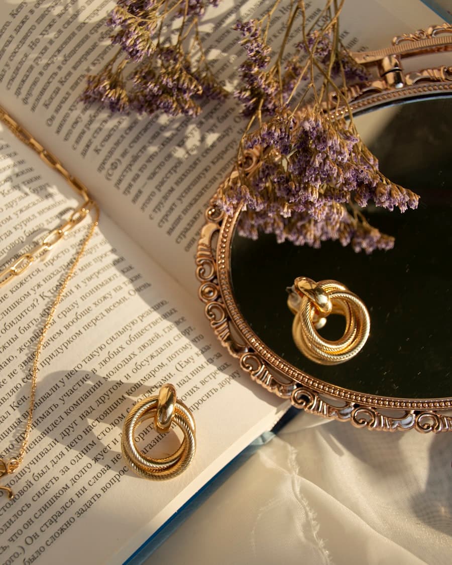 Petite Shell Hoop